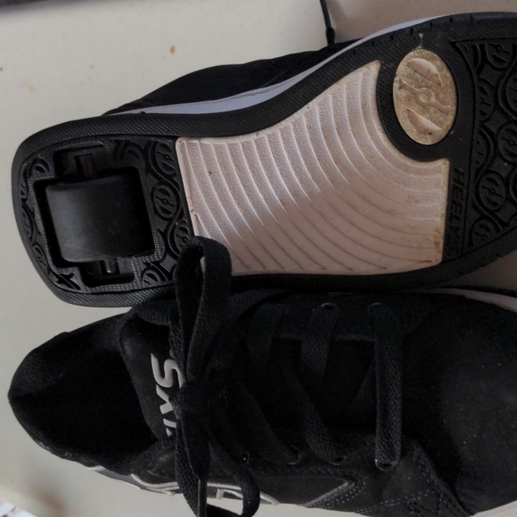 Shoes - Picture 2 of 5